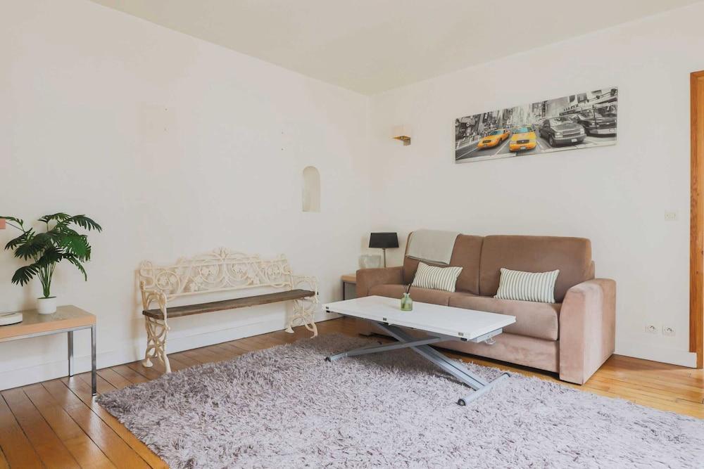 Charming Flat - 1br-4p- Tour Eiffel - Tap to explore photos