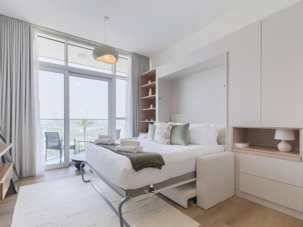 Carson B Residences- Damac Hills - Dubai Room Type - Deluxe Studio, Balcony, City View