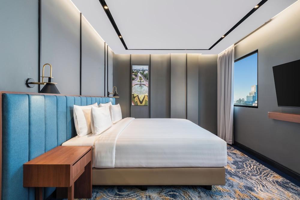 Mercure Jakarta Grogol Room Type - Suite, 1 King Bed