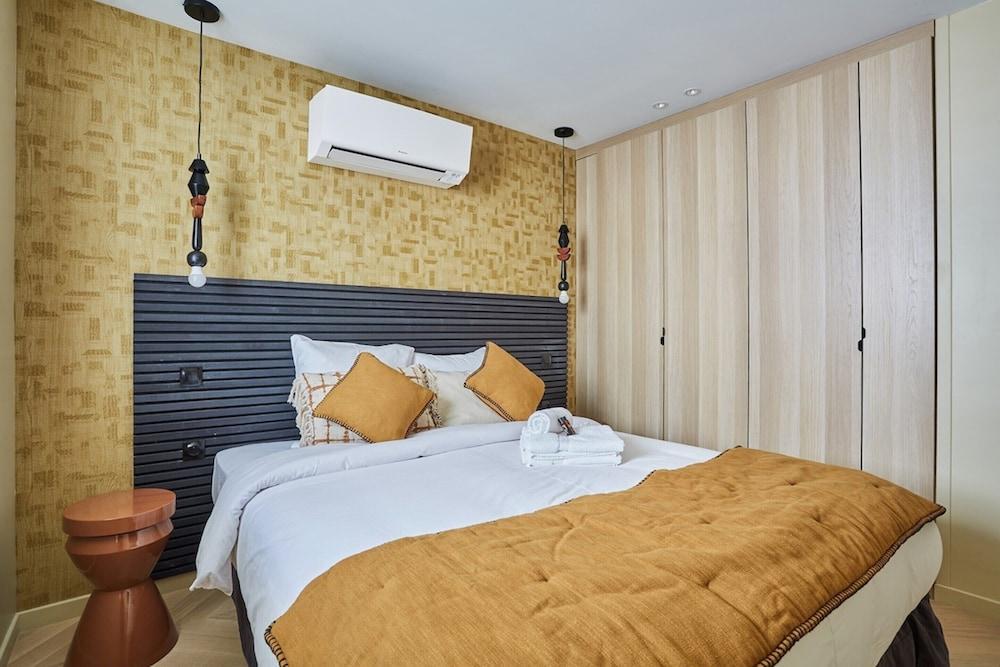 Wonderful Flat Luxembourg Park St Germain des Pres - Tap to explore photos