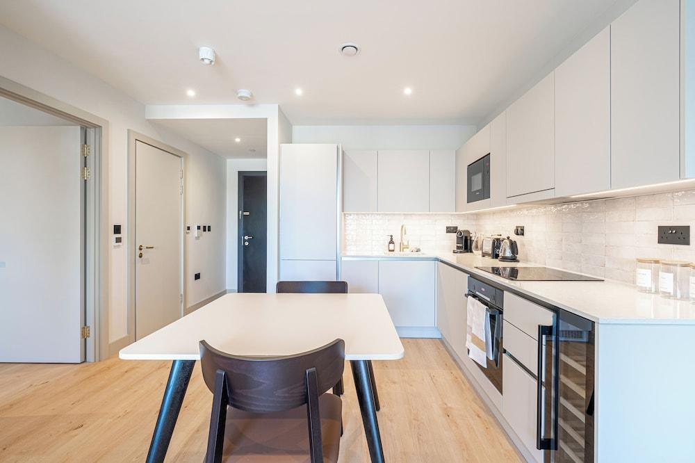 Stylish One-bedroom Haven - Tap to explore photos