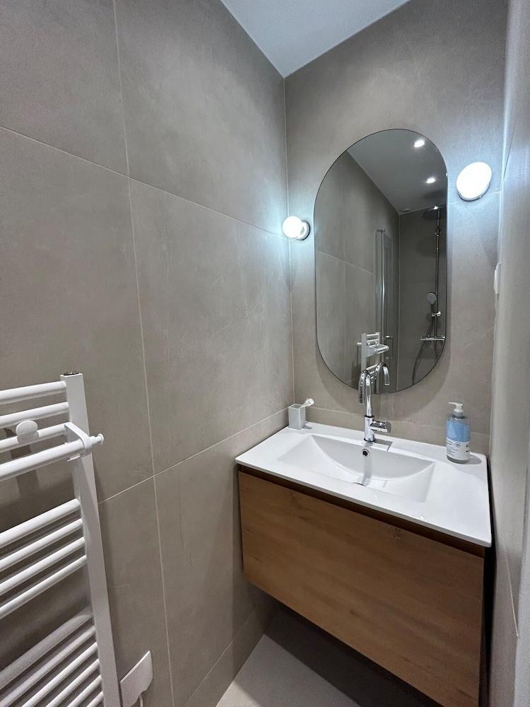One Bedroom Temple Parc - Citycosy - Tap to explore photos