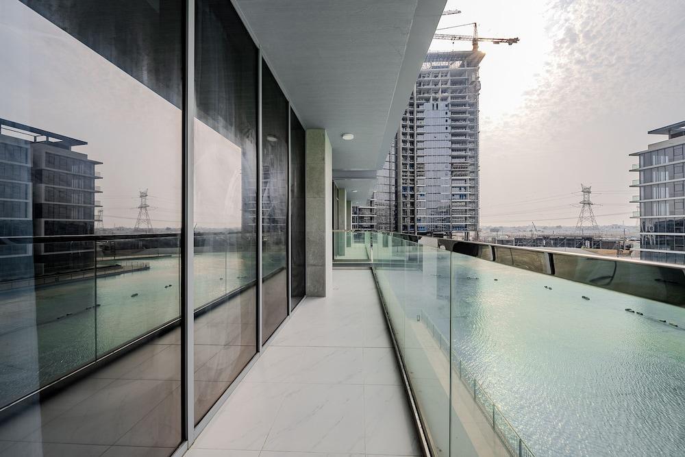 Residence 11 203 in Dubai - Tap to explore photos
