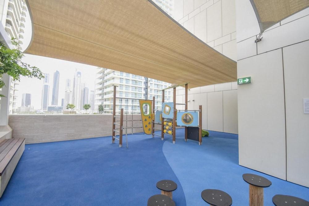 Luxury Sea View Living on Emaar Beachfront