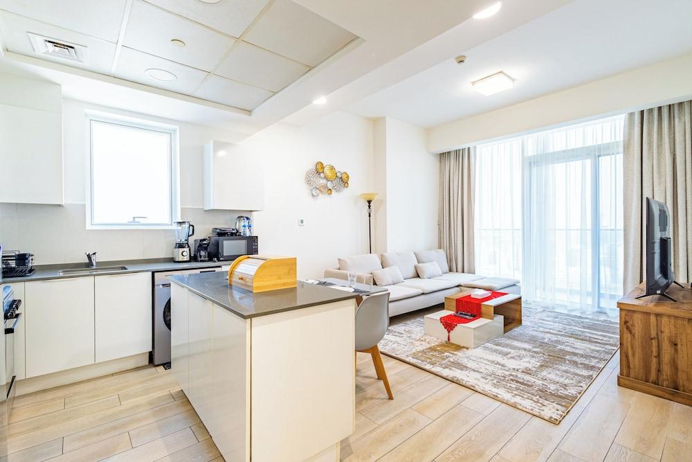 Superhost  Stylish 1BR in Bloom Tower