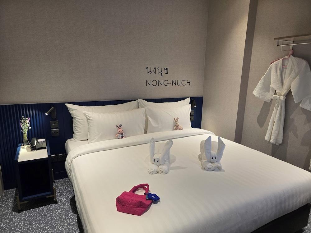 ARNI HER Ladies Hotel - Tap to explore photos