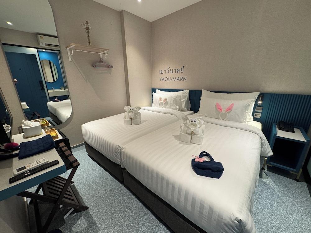 ARNI HER Ladies Hotel Room Type - Standard Twin Room, Women only