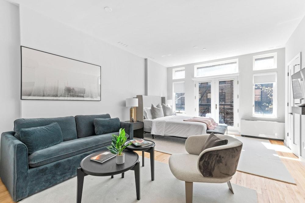 The Sixty Two Room Type - Deluxe Studio, 1 Queen Bed with Sofa bed, Kitchen, City View