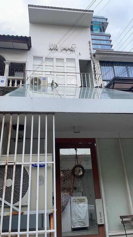 TWH Hostel Bangkok - Tap to explore photos
