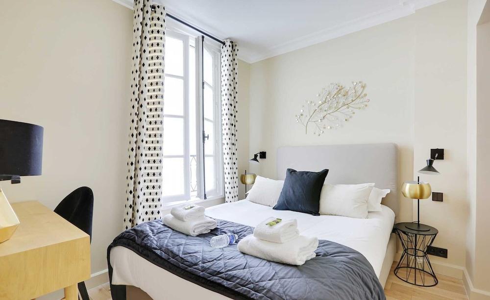 Elegant Apartment - 2br/6p - Musee D'orsay - Tap to explore photos