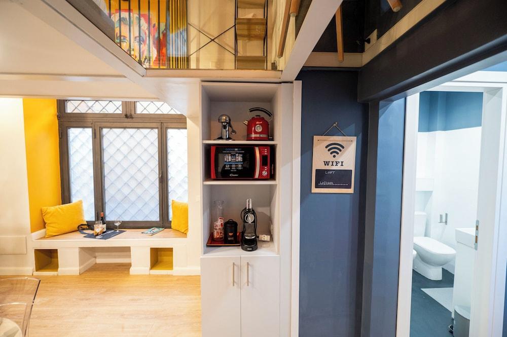 Colorful Design Loft Near Villa Pamphili&nbsp; - Tap to explore photos