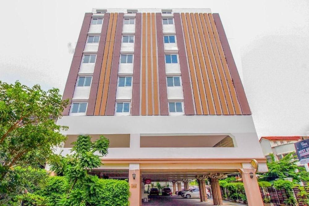 Grandview Ladprao Hotel
