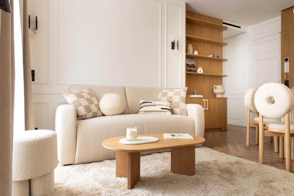 Apartment With 2 Rooms for 6 People - Tap to explore photos