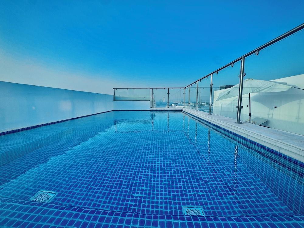 Venduras 4BR Luxe Penthouse Private Pool - Tap to explore photos