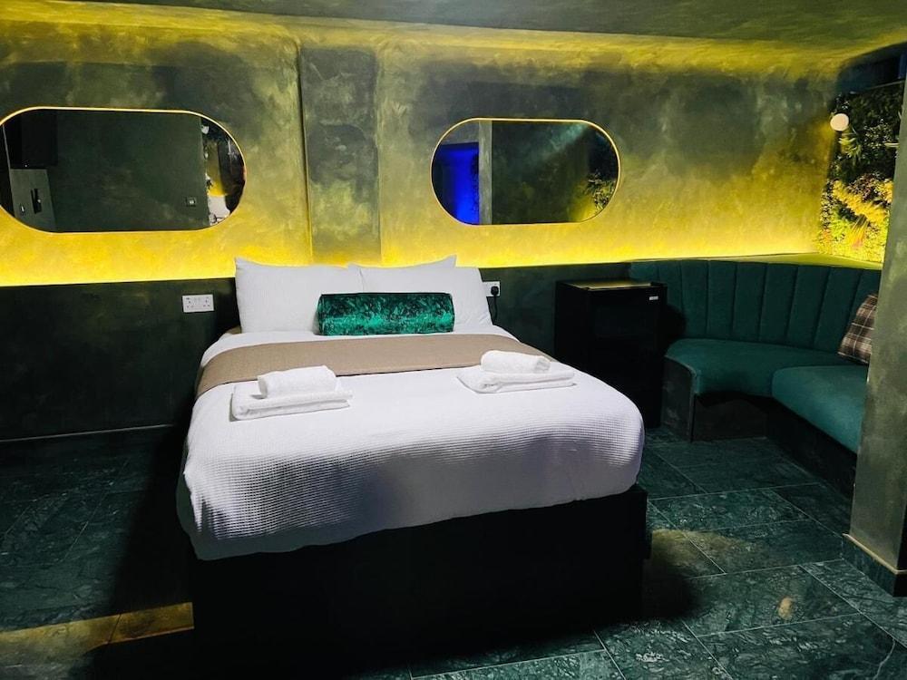 Paragraph Tottenham Room Type - B104