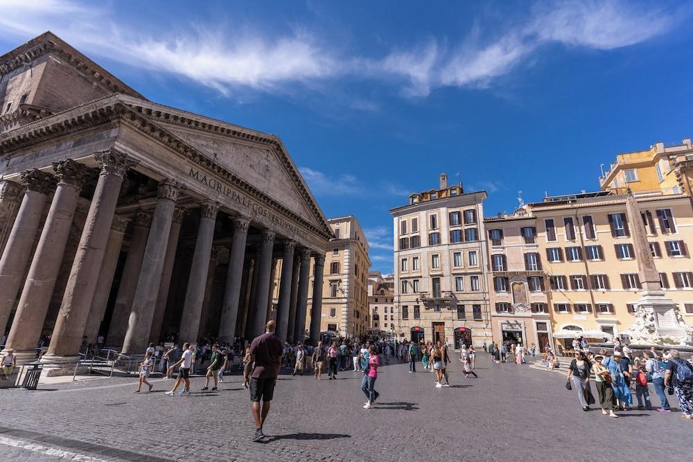 AGH Pantheon - Tap to explore photos