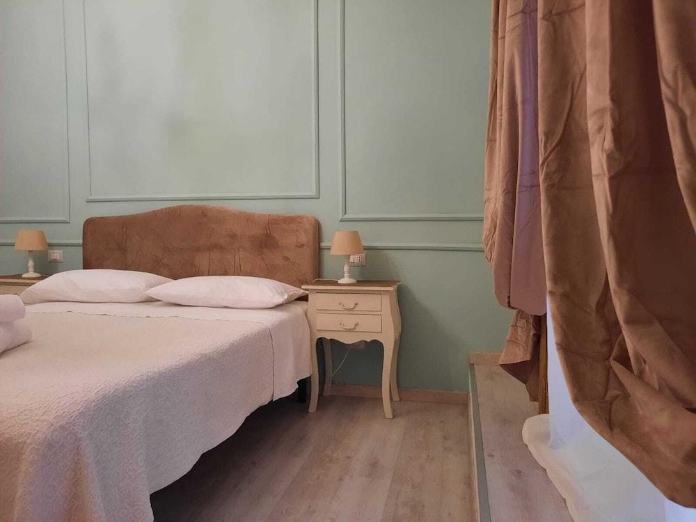Urbana collection guest house Room Type - Classic Room, City View