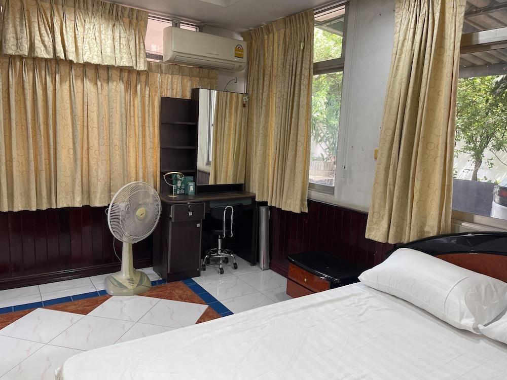 Home rama4 near bts thong lor