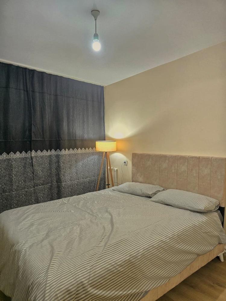 Do Not Disturb Apart Suites
