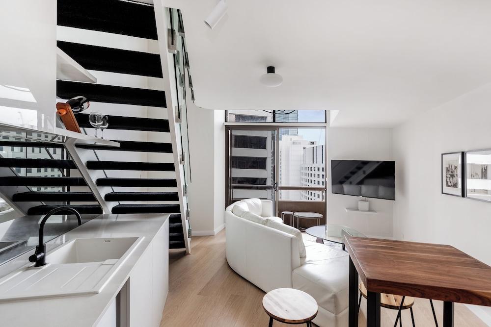 Kozyguru | Cbd Darling Harbor | Lofts - Tap to explore photos