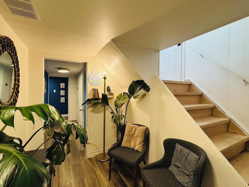 Sunrise BnB with Free Parking - Tap to explore photos