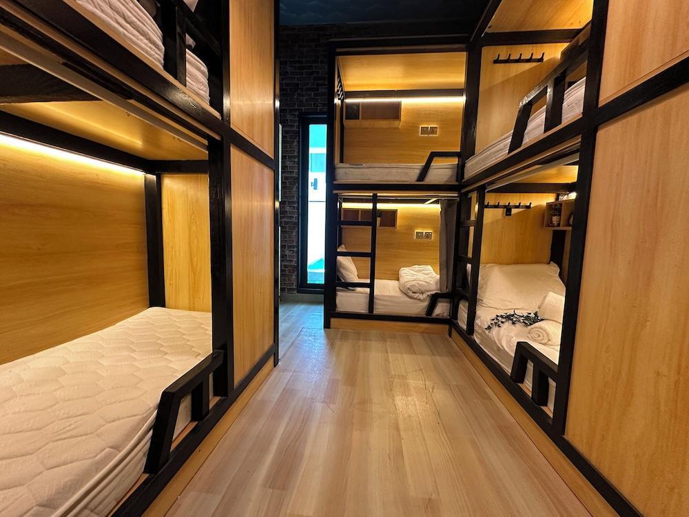 Luxury Hostel Bedspace in Downtown Room Type - Standard Shared Dormitory, Mixed Dorm, City View
