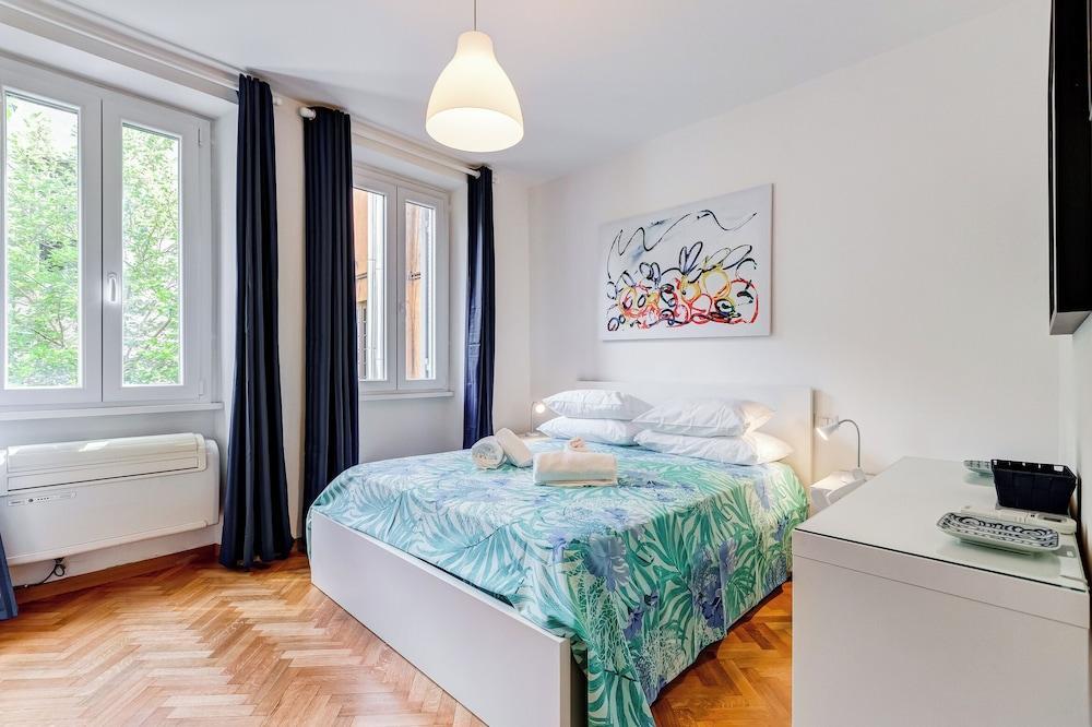 Luminous Apartment few steps P.za Navona Room Type - Apartment, 1 Bedroom, Non Smoking, City View