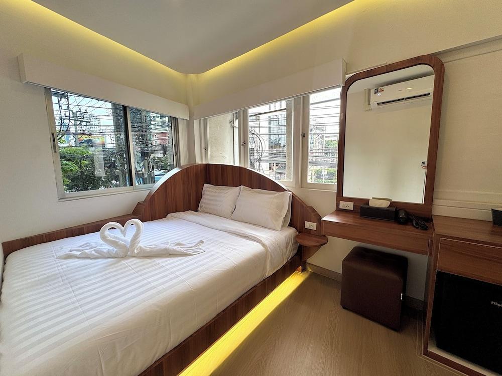 Sonata siam-ratchathewi Room Type - Standard Double Room, City View