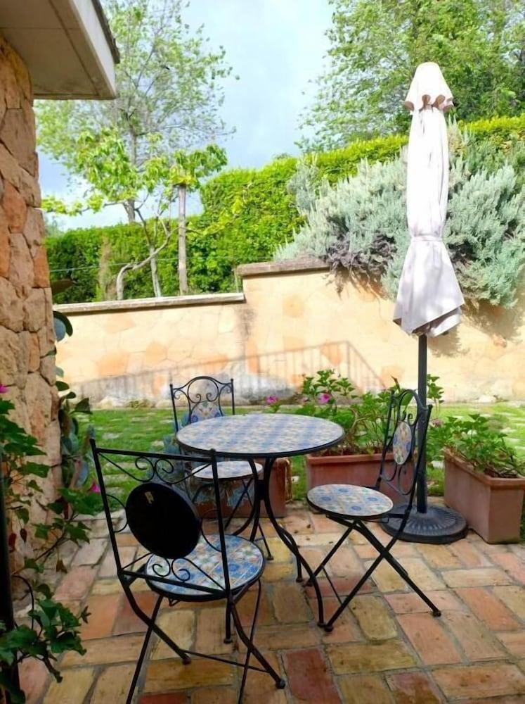 La Valle Dei Casali B&B Room Type - Comfort Triple Room, 1 Double Bed with Sofa bed La Valle Dei Casali B&B Room Type - Comfort Triple Room, 1 Double Bed with Sofa bed