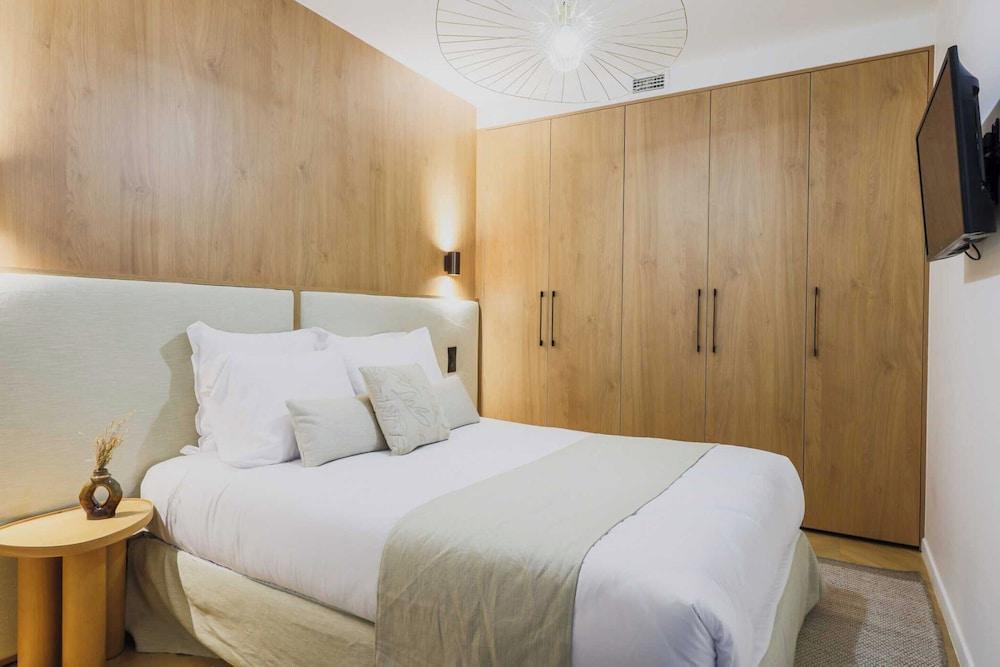 Welcoming 2br/6p Apartment - Roquette - Tap to explore photos