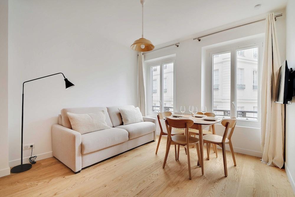 Magnificent Flat Near Bourse - Tap to explore photos