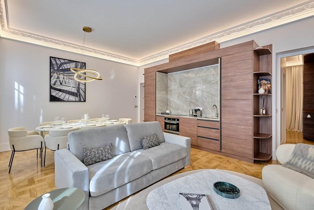 Luxurious Matignon/saint Honore Apartment - Tap to explore photos