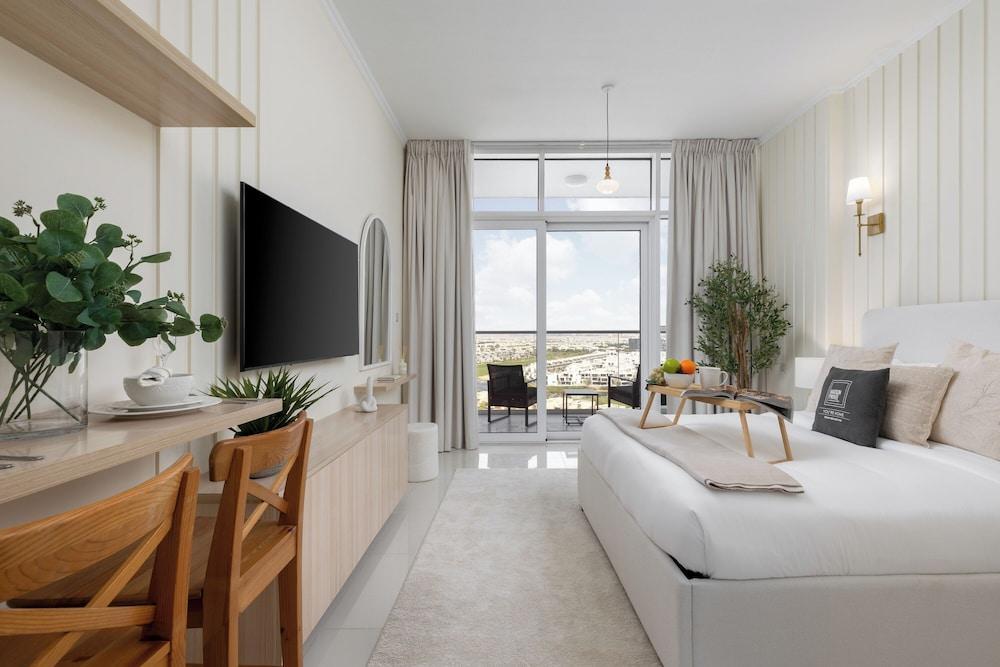 Maison Privee - Stylish Studio w/ Top Facilities in Damac Hills Room Type - Deluxe Studio, Non Smoking