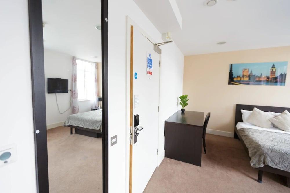 AXO Oxford Circus - Campus Accommodation - Tap to explore photos