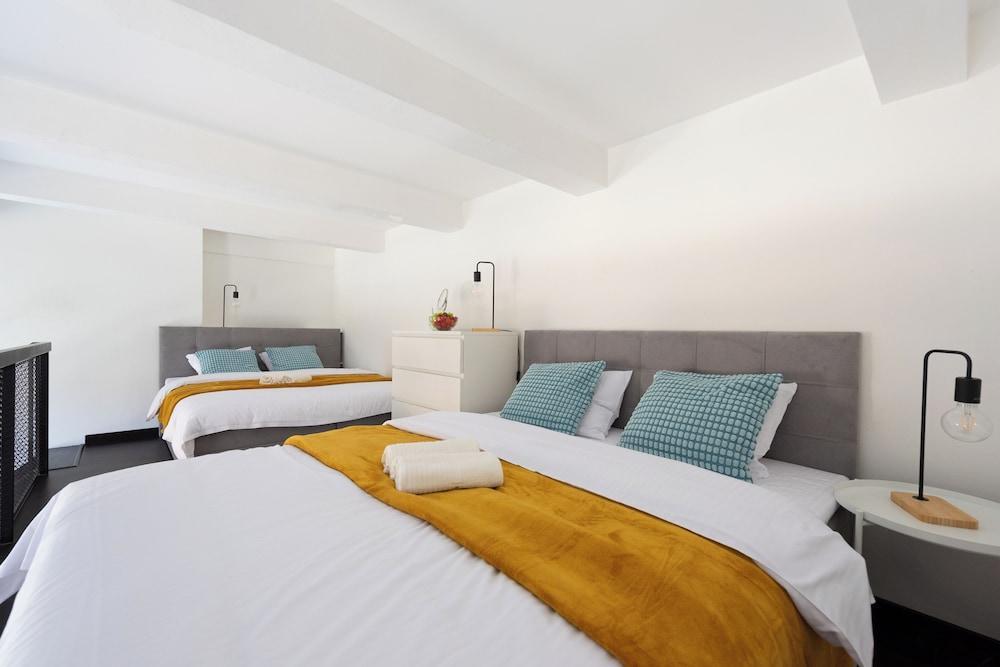 Charming loft-studio apart with parking - Tap to explore photos