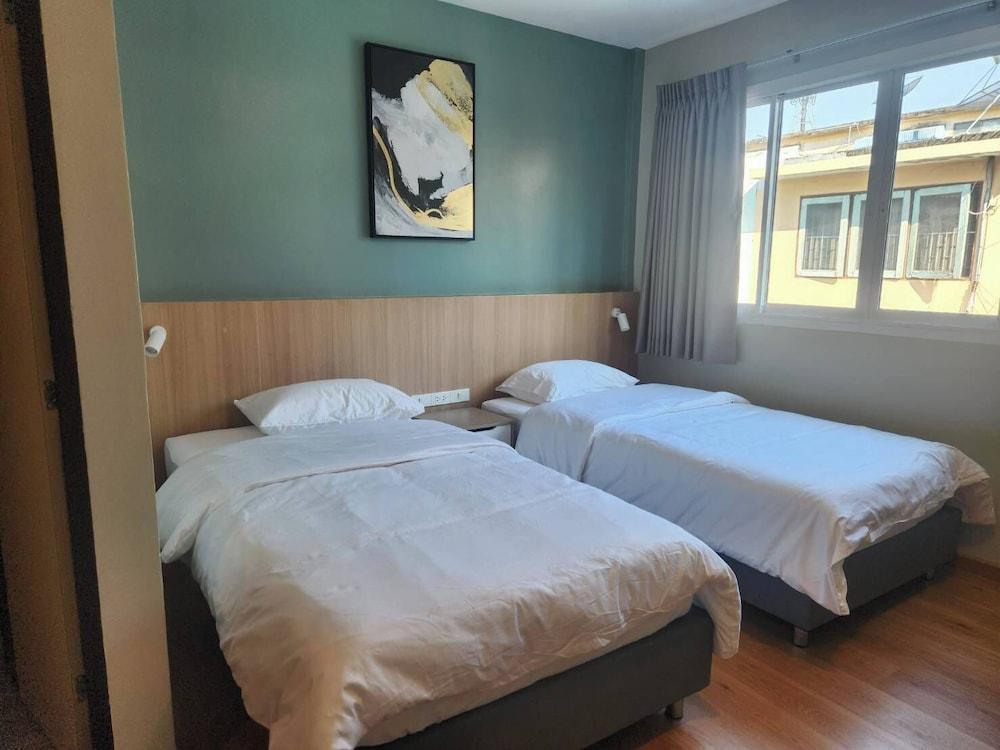 Wan Residence Ratchatewi Room Type - Standard Twin Room