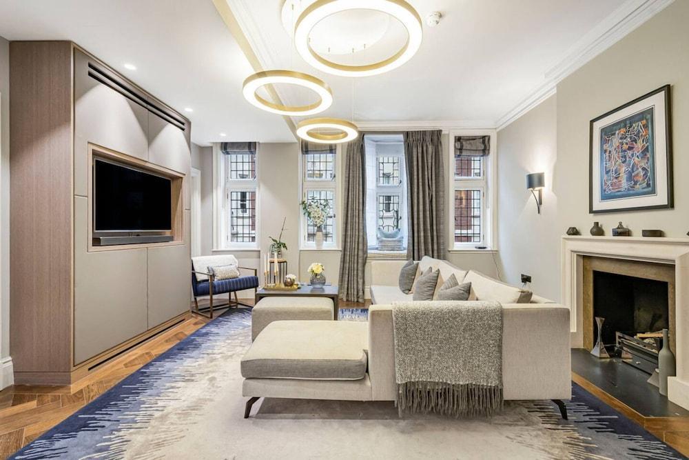 Mayfair Home Private Parking Central AC