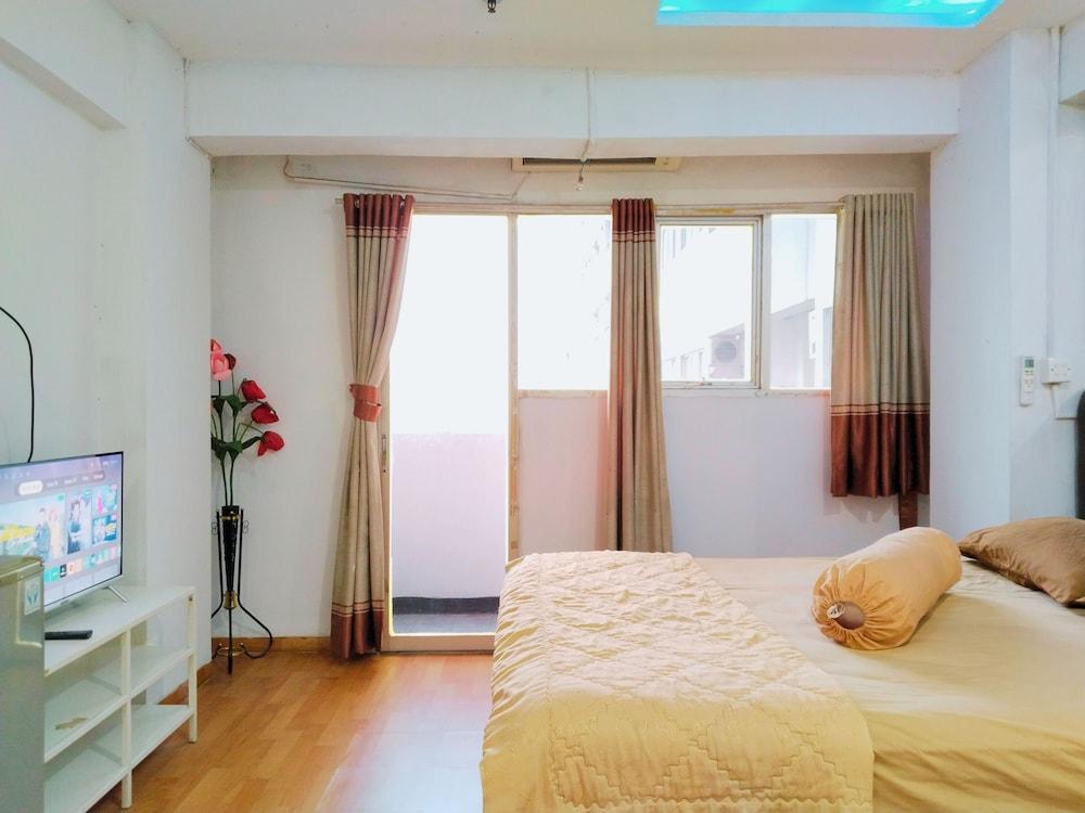 The Royale Sentra Tower Kuning Room Type - Studio