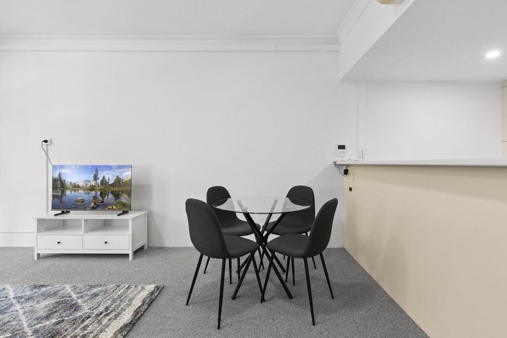 Chic Urban Escape in Vibrant Camperdown - Tap to explore photos