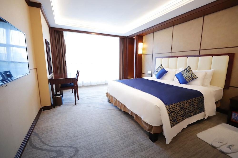 Southern Airlines Pearl Hotel Room Type - Suite, City View