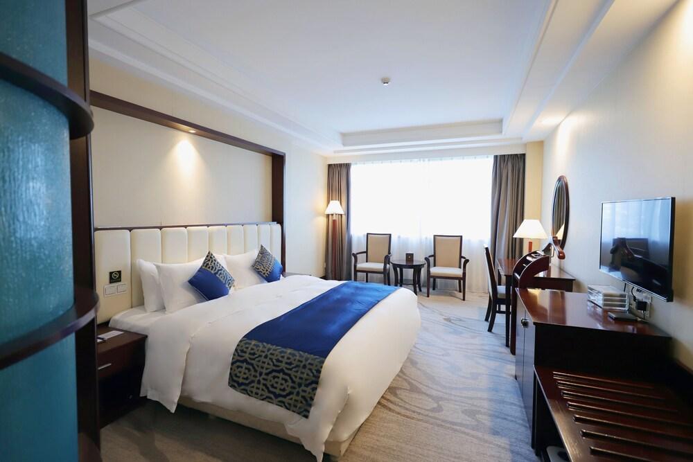 Southern Airlines Pearl Hotel Room Type - Single Room, City View