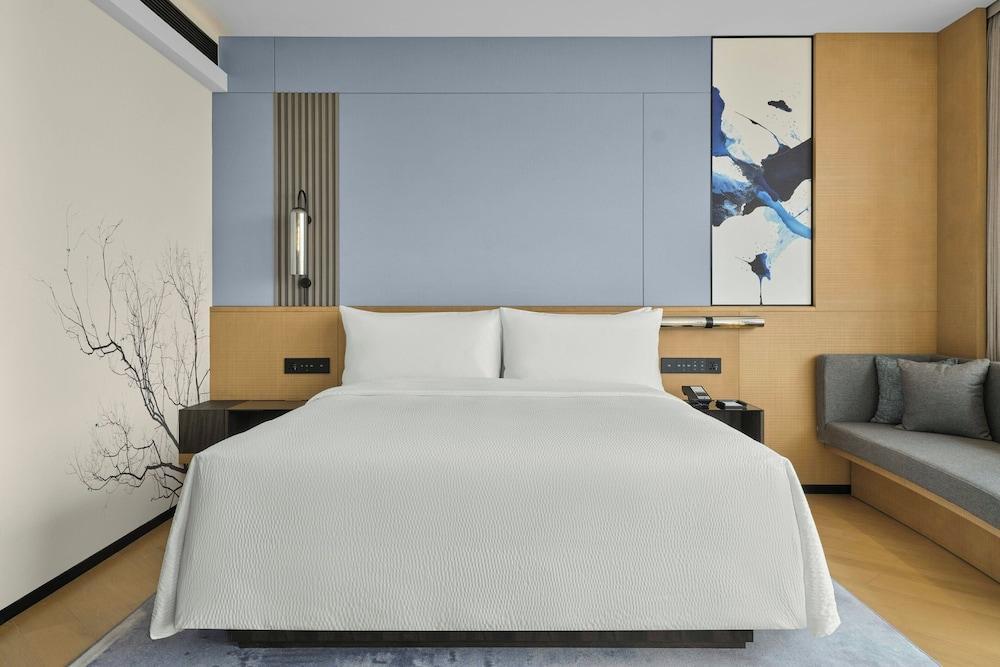 Fairfield By Marriott Guangzhou Huadu Room Type - Premier Single Room, 1 King Bed, City View
