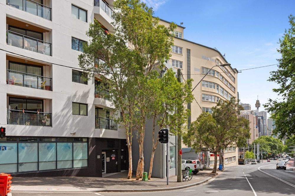 Bright 2-bed Surry Hills Apartment With Balcony