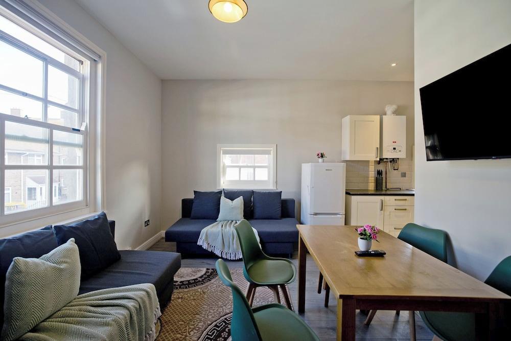 Imperial Barking Road Apartments - Tap to explore photos