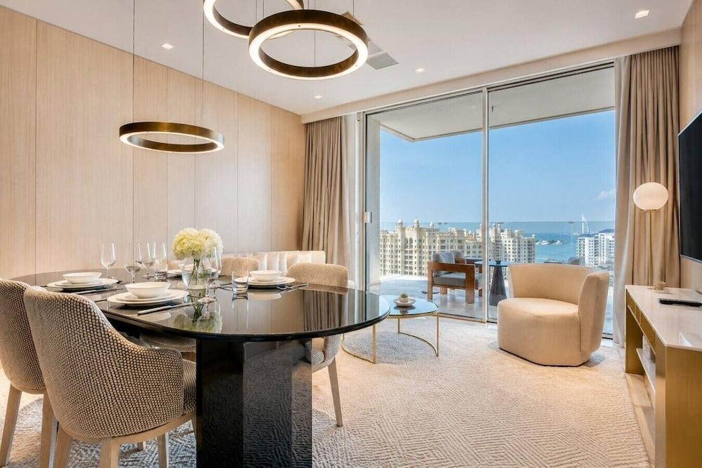 FIVE Palm Residences - Elegant Dubai Room Type - Royal Apartment, 1 Bedroom, Terrace, Partial Sea View