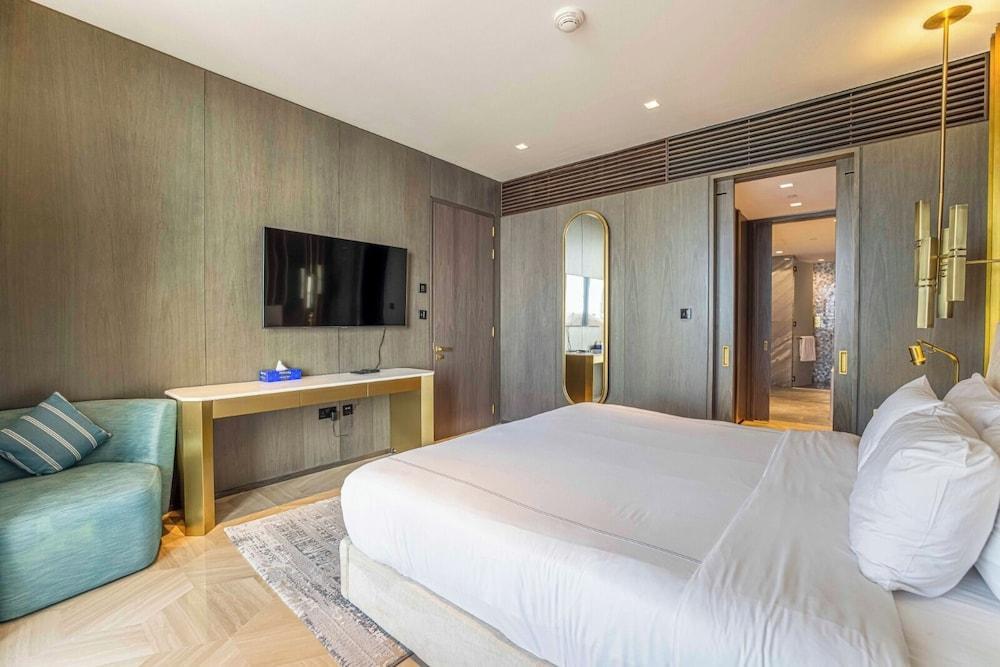 FIVE Palm Residences - Elegant Dubai Room Type - Signature Apartment, 1 Bedroom, Balcony, Partial Ocean View