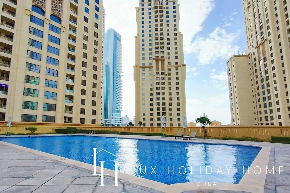 LUX The Murjan Sea View Suite 2 - Tap to explore photos