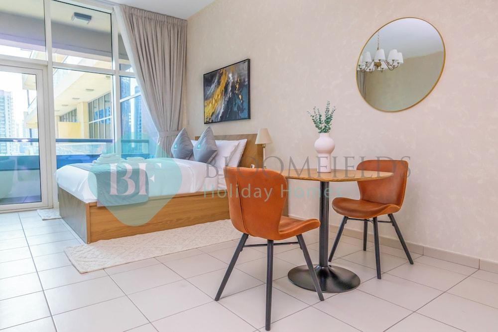 Bloomfields Magnificent Stu Bay Square Room Type - Standard Studio, Balcony, City View