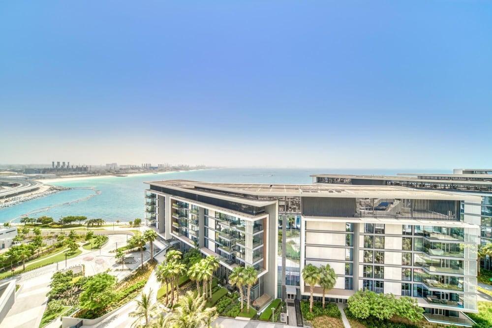 Sparkling Balcony Sea View Apt in Bluewaters - Tap to explore photos