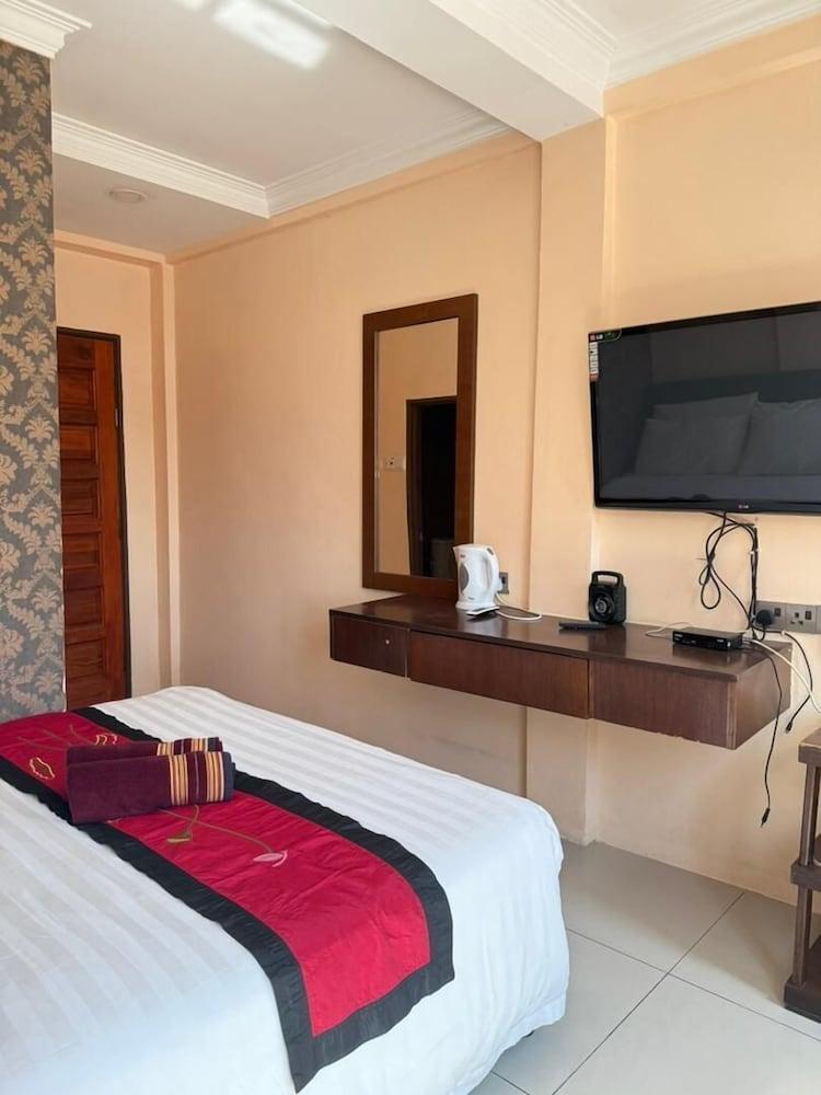 Tomato Motel Langkawi Room Type - Double Room